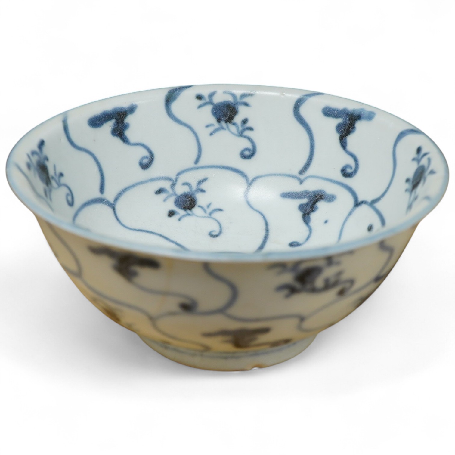 A Chinese Tek Sing cargo blue and white bowl, mid 19th century, 15.5cm